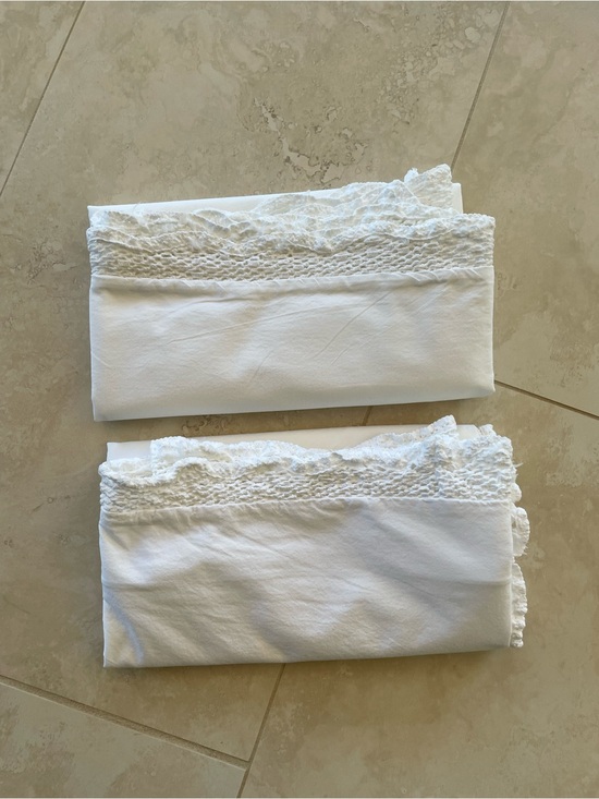 Piubelle Other - Piubelle White Decorative Lace-Edge Pillow Shams - Classic Home Bedding